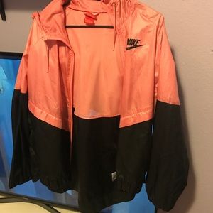 Woman's Nike windbreaker